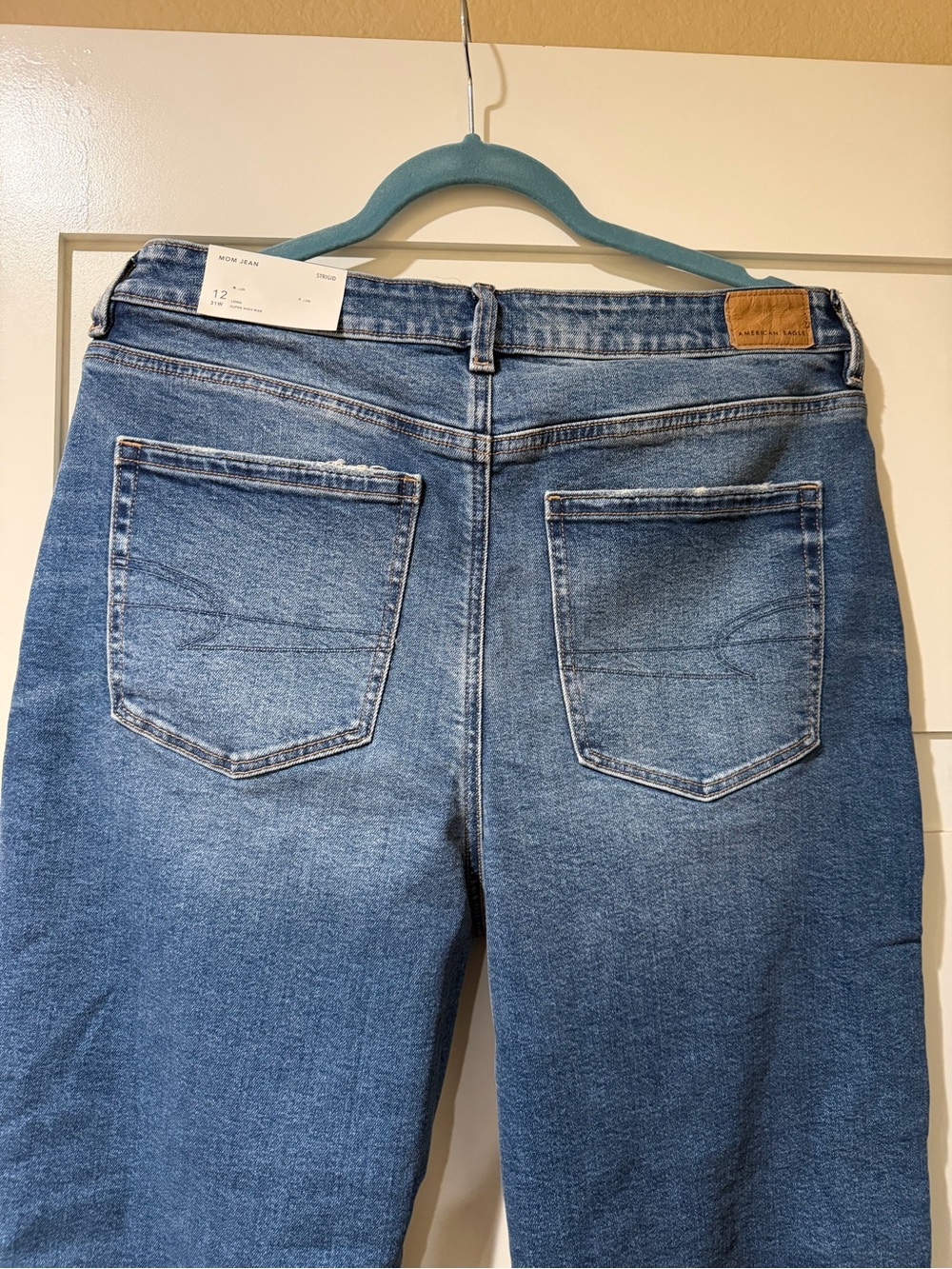 American Eagle Outfitters women’s Blue Straight-Leg Jeans mom jeans style - Picture 6 of 9